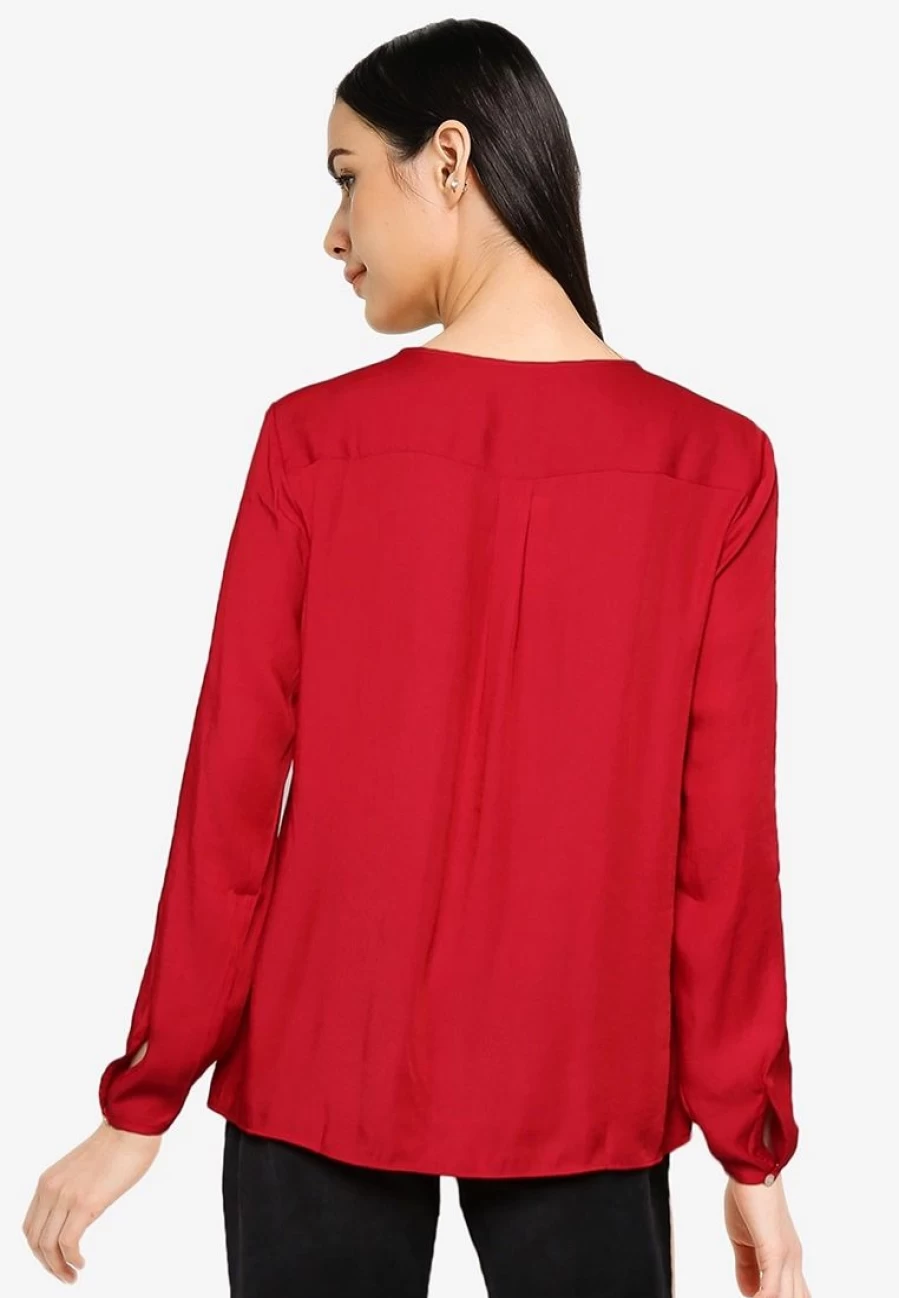 Essential Popover Top by Banana Republic - Classic Casual Shirt for Men & Women
