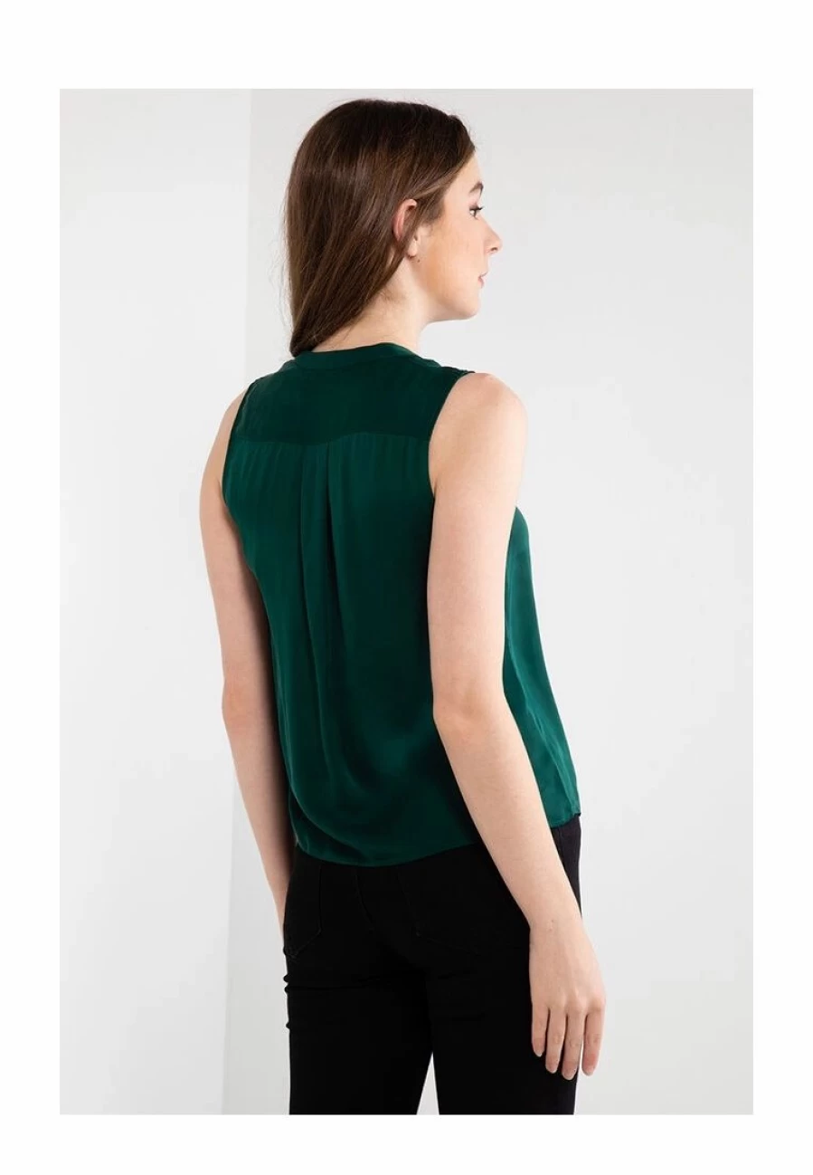 Banana Republic Women's Classic Sleeveless Basic Top for Everyday Wear