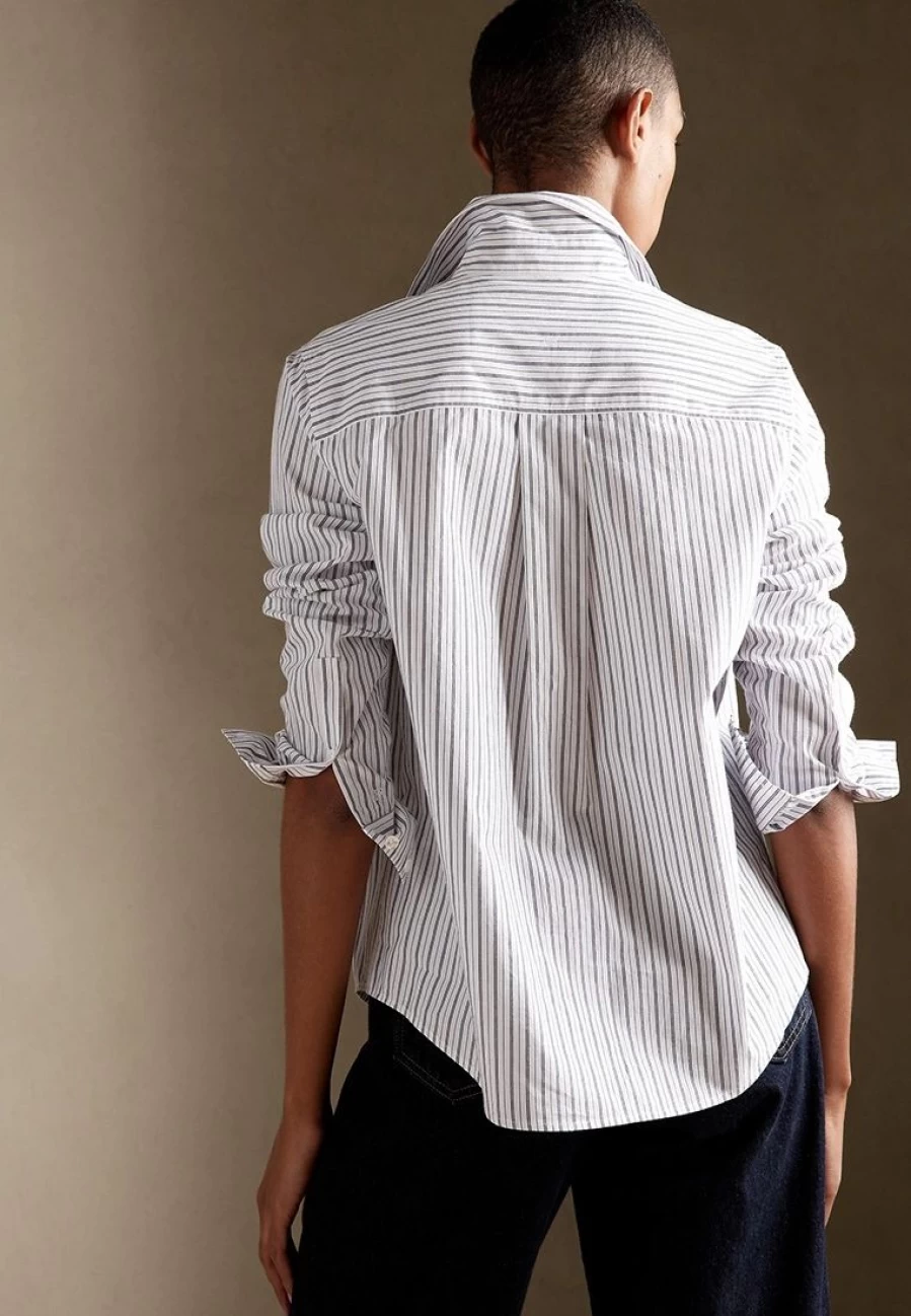 Banana Republic Classic Fit Button-Down Shirt for Men - Timeless Casual & Dress Shirt