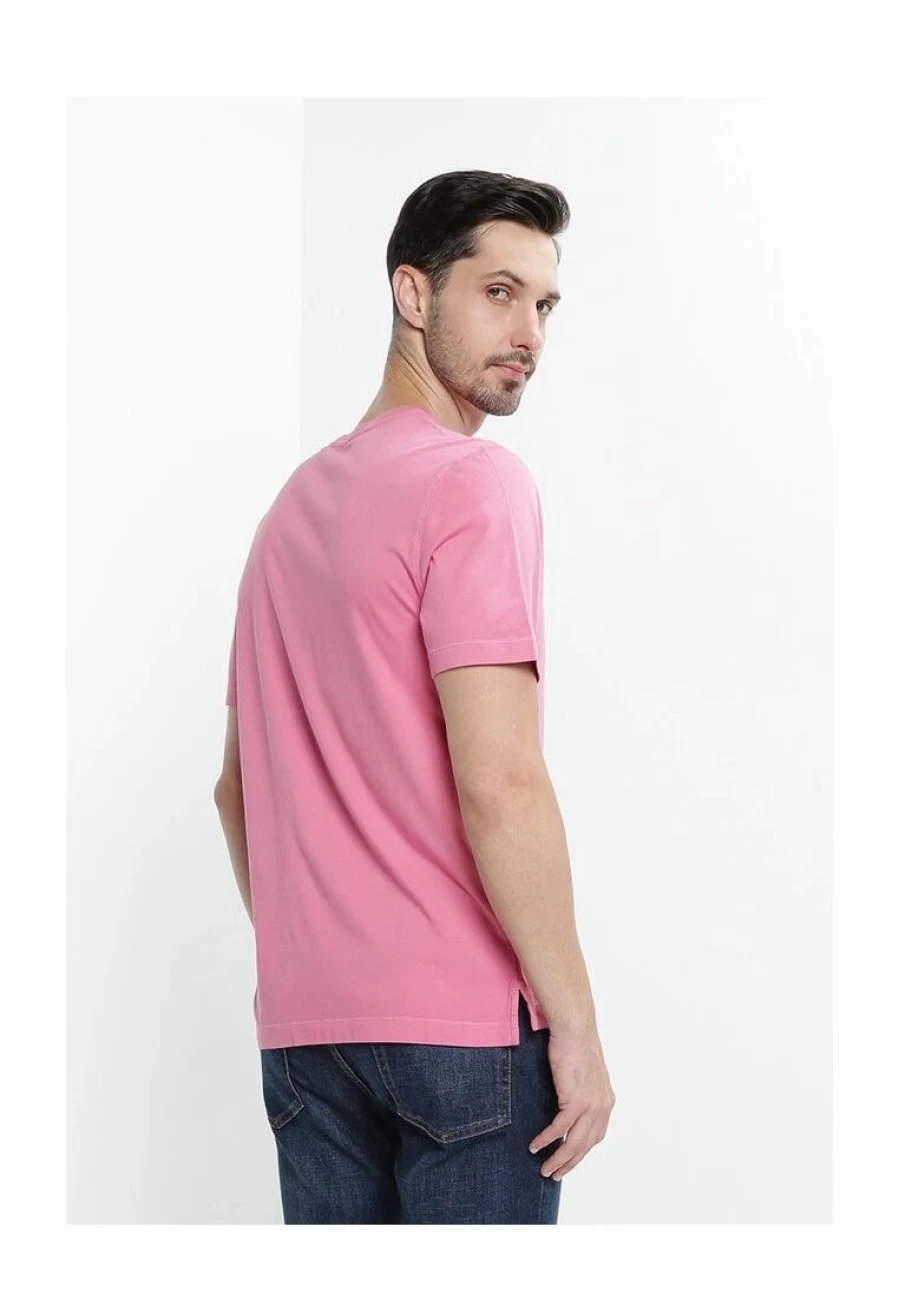 Banana Republic Authentic Garment-Dyed Pocket Crewneck T-Shirt | July Collection