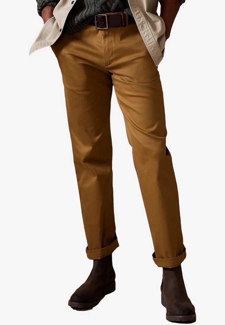 Banana Republic Straight Fit Rapid Movement Chino Pants for Men