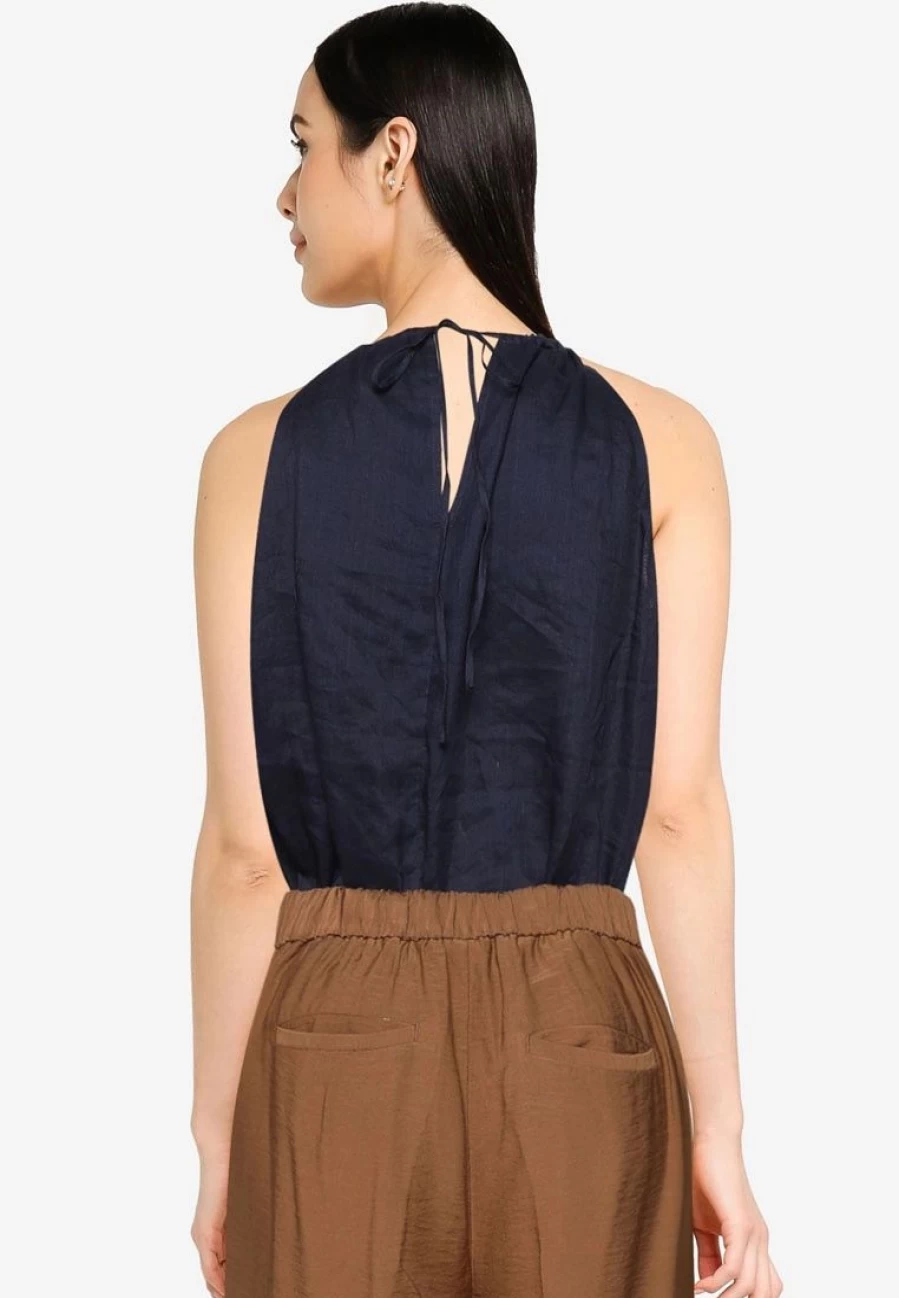 "Stylish Thin Strap Halter Top for Women - Trendy Summer Sleeveless Shirt"