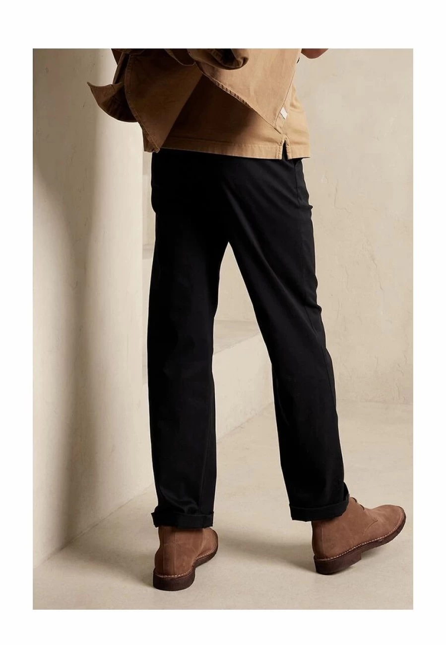 Banana Republic Men's Dawson RMC Slim Fit Chino Pants - Classic Archive Collection