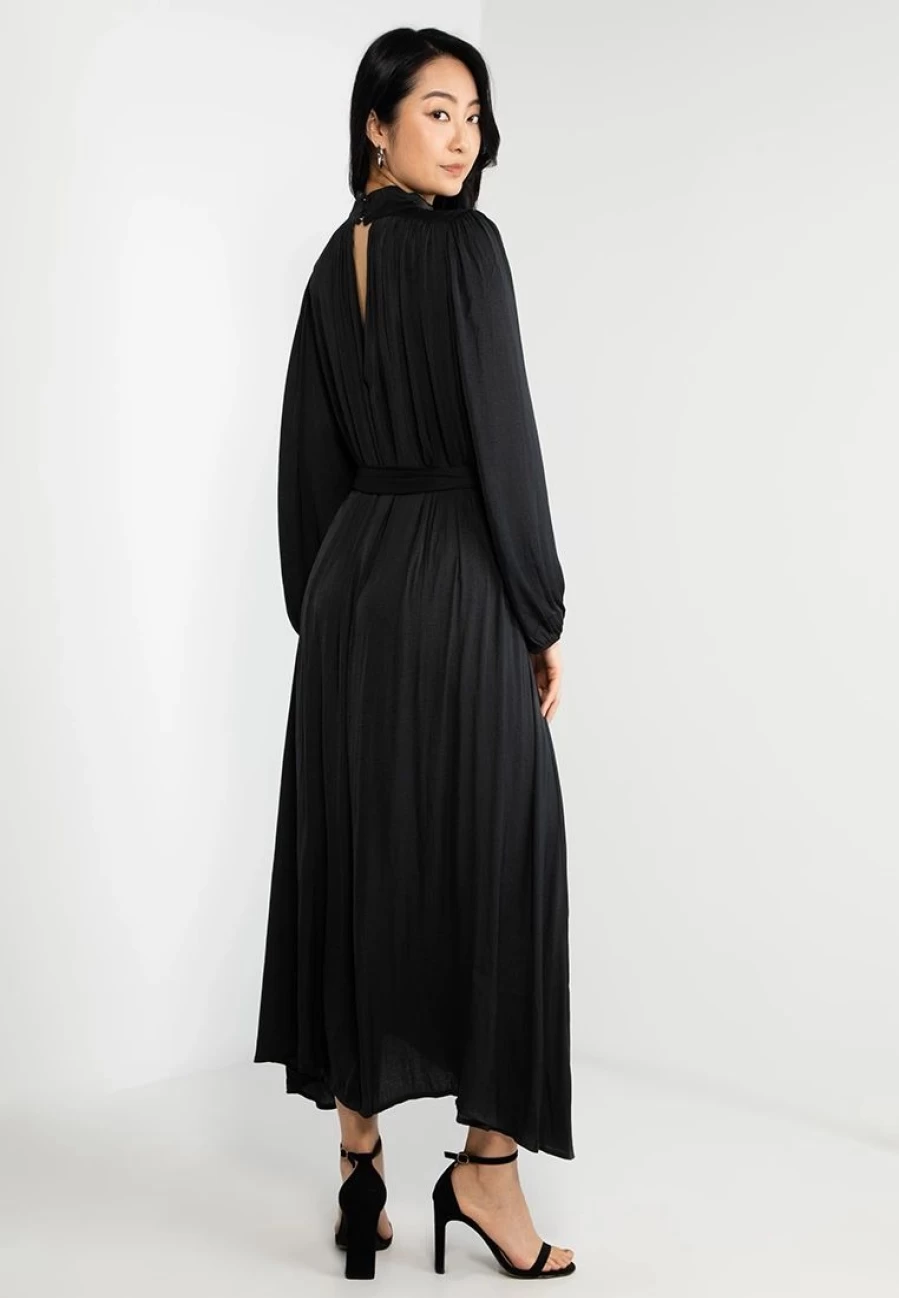 Bohemian Slit Back Blouson Maxi Dress with Flowy Silhouette