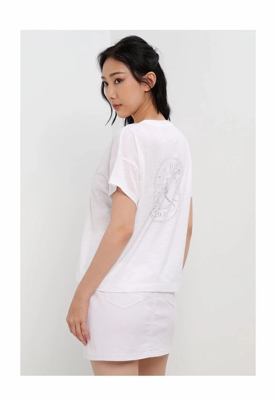 Banana Republic Vintage-Inspired Slub Cotton Logo T-Shirt for Men and Women