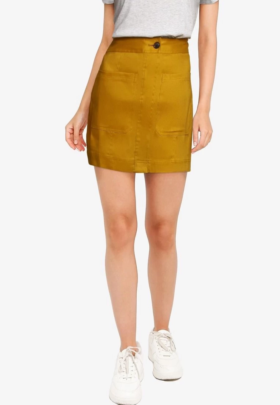 Banana Republic Mini Linen Utility Jacket - Bold Style Lightweight Summer Essential