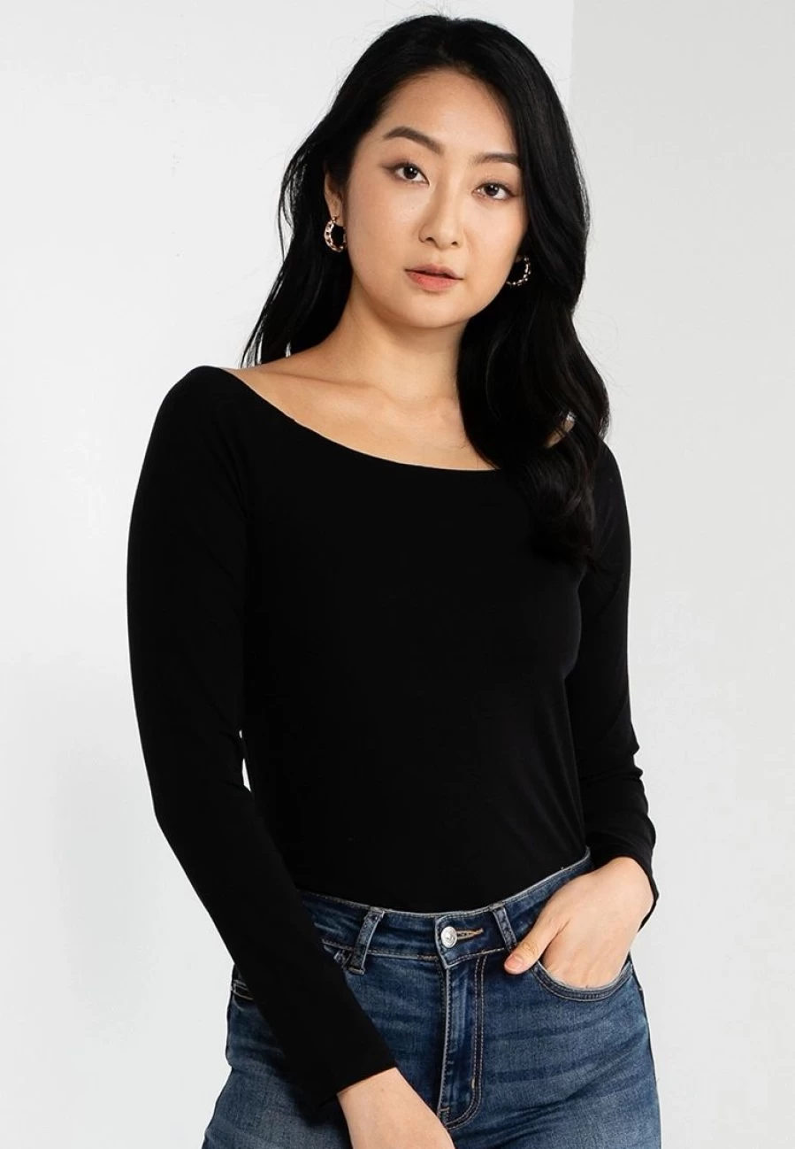 "Stylish Boat Neck Top by Banana Republic for Women - Classic Fit Casual Wear"