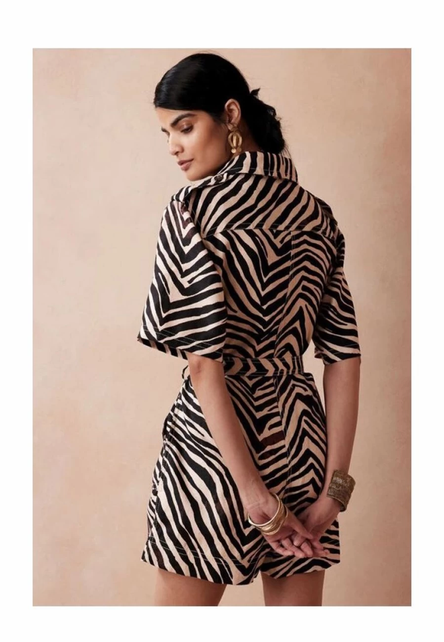 "Stylish Linen Romper for Women - Comfortable Summer Jumpsuit"