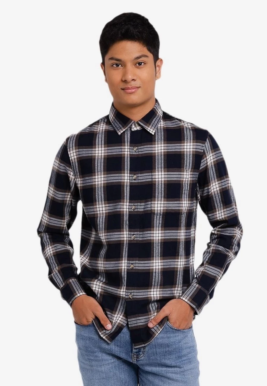 Men's Lightweight Flannel Shirt Long Sleeve Casual Untucked Plaid Shirt by Banana Republic