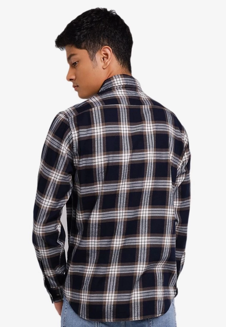 Men's Lightweight Flannel Shirt Long Sleeve Casual Untucked Plaid Shirt by Banana Republic