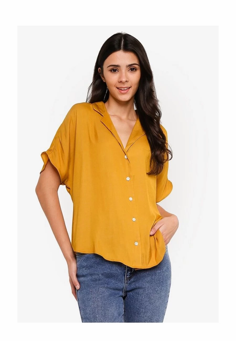 Banana Republic Resort Short Sleeve Collar Shirt for Men - Stylish Summer SS Top
