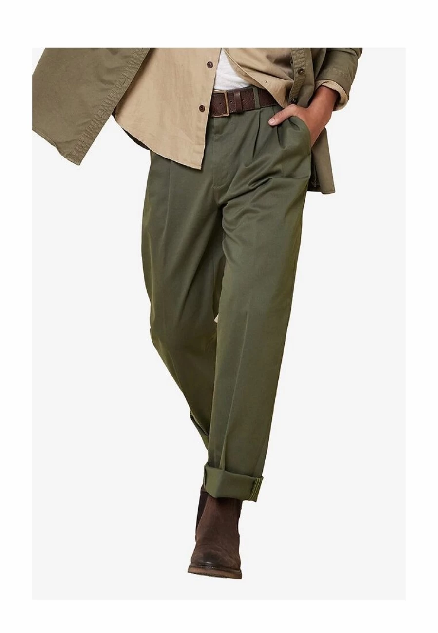 Banana Republic Men's Smithfield Pleated Chinos - Rapid Movement Stretch Dress Pants