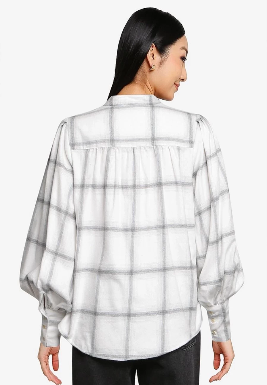 Banana Republic Flannel Shirt with Voluminous Sleeves for Men/Women
