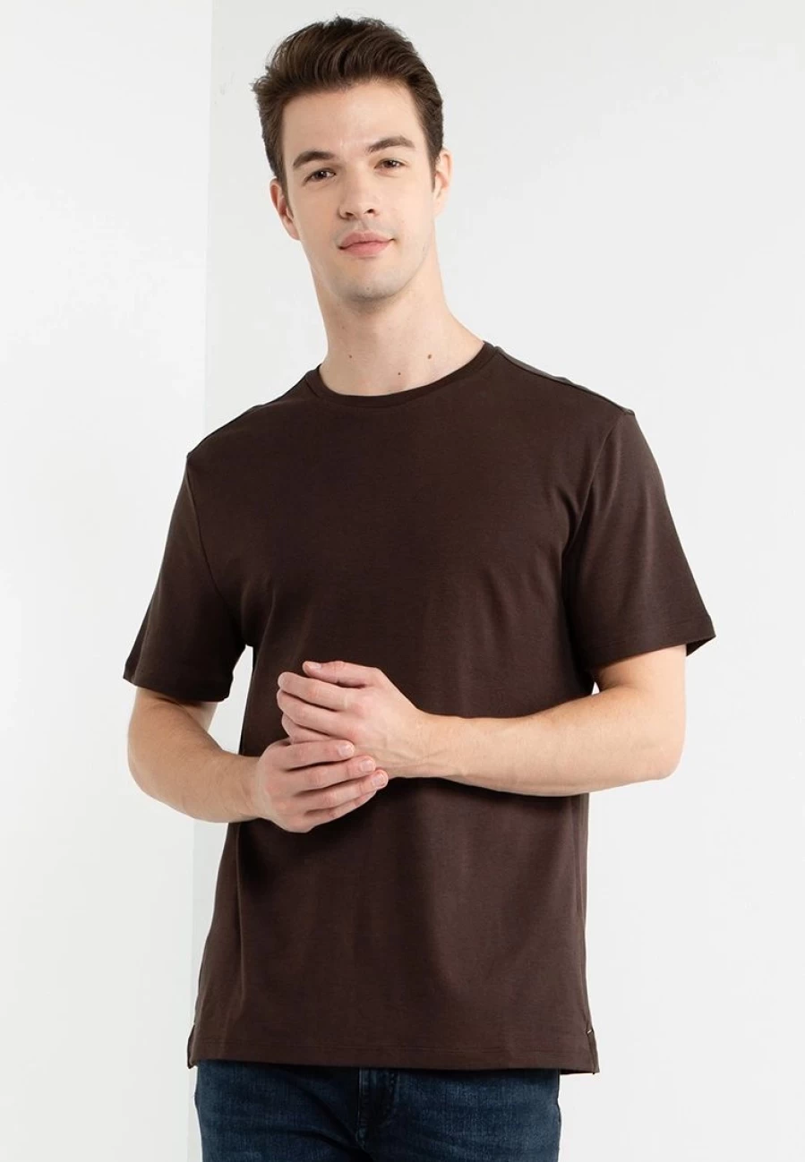 Luxury-Touch Performance T-Shirt by Banana Republic - Premium Comfort & Style