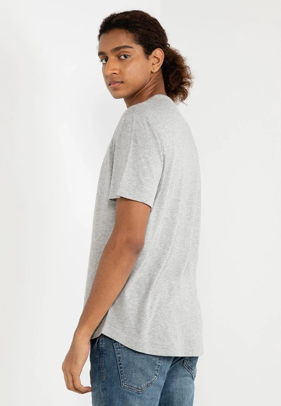 Banana Republic Soft-Wash Cotton Logo T-Shirt for Men - Comfortable Casual Tee with Embroidered Brand Detail