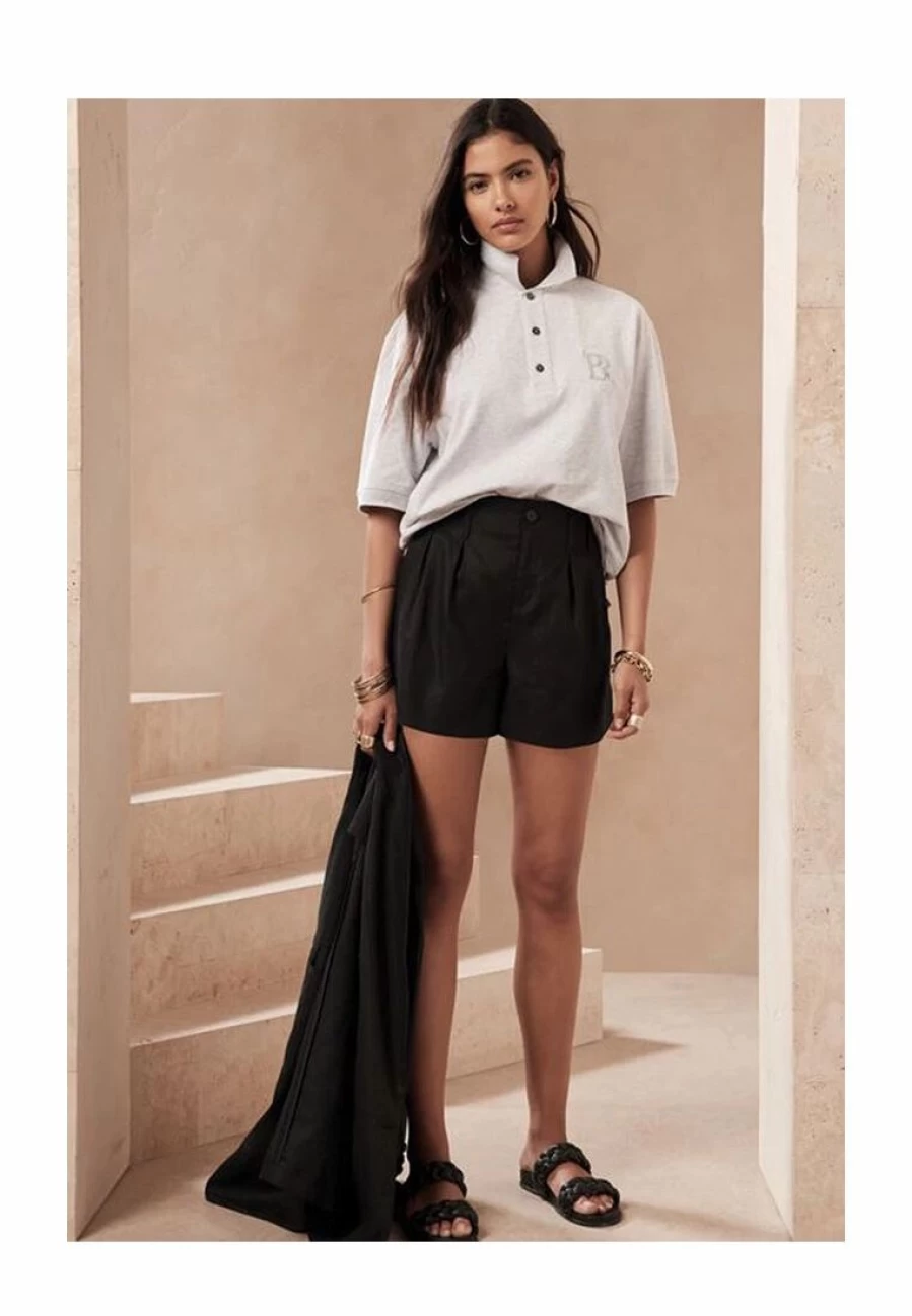 Banana Republic Men's Pleated Linen Shorts for Summer Comfort and Style
